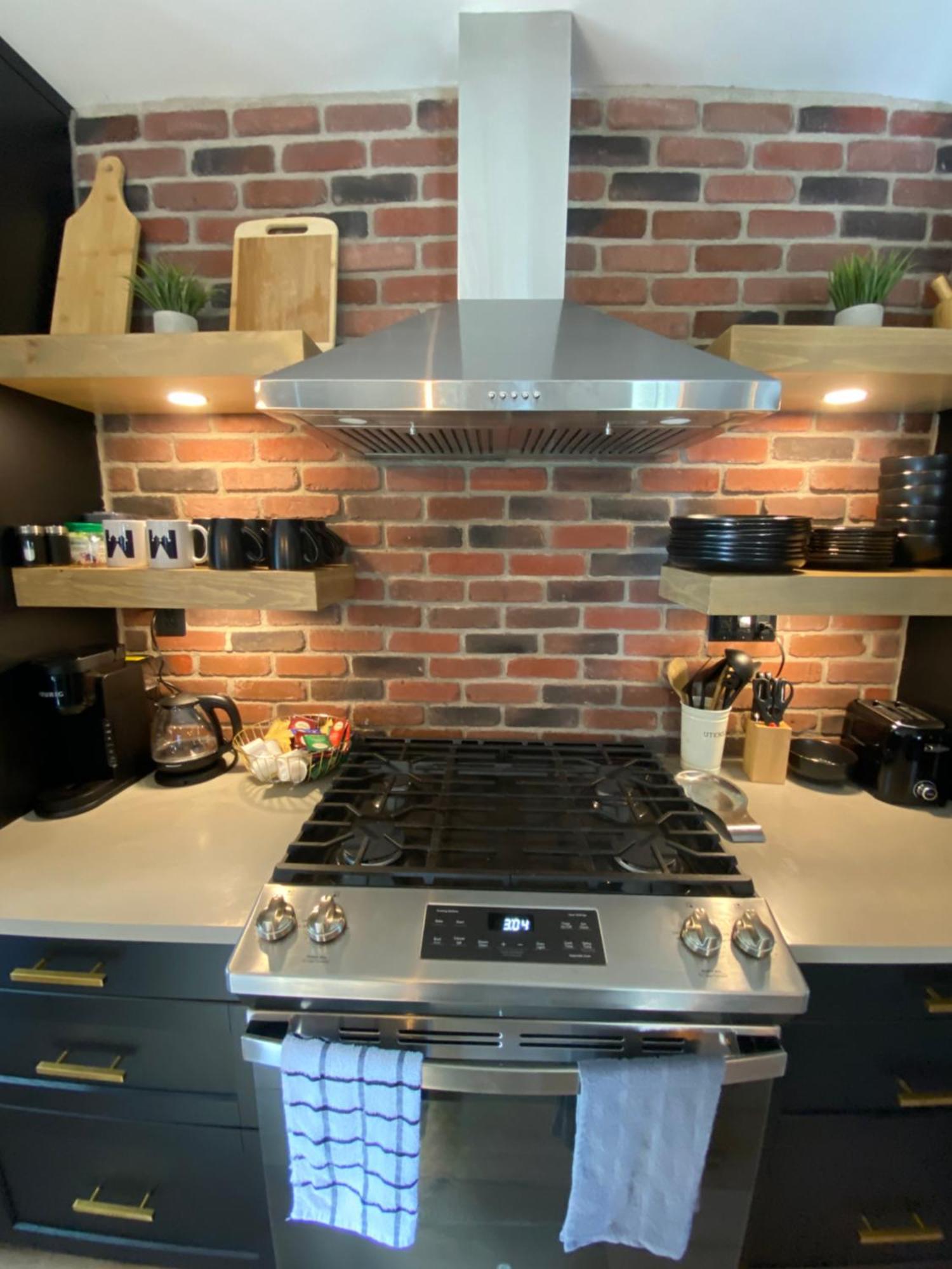 Stylish Downtown Kingsville Getaway With Putting Green, Firepit & Games Exterior foto